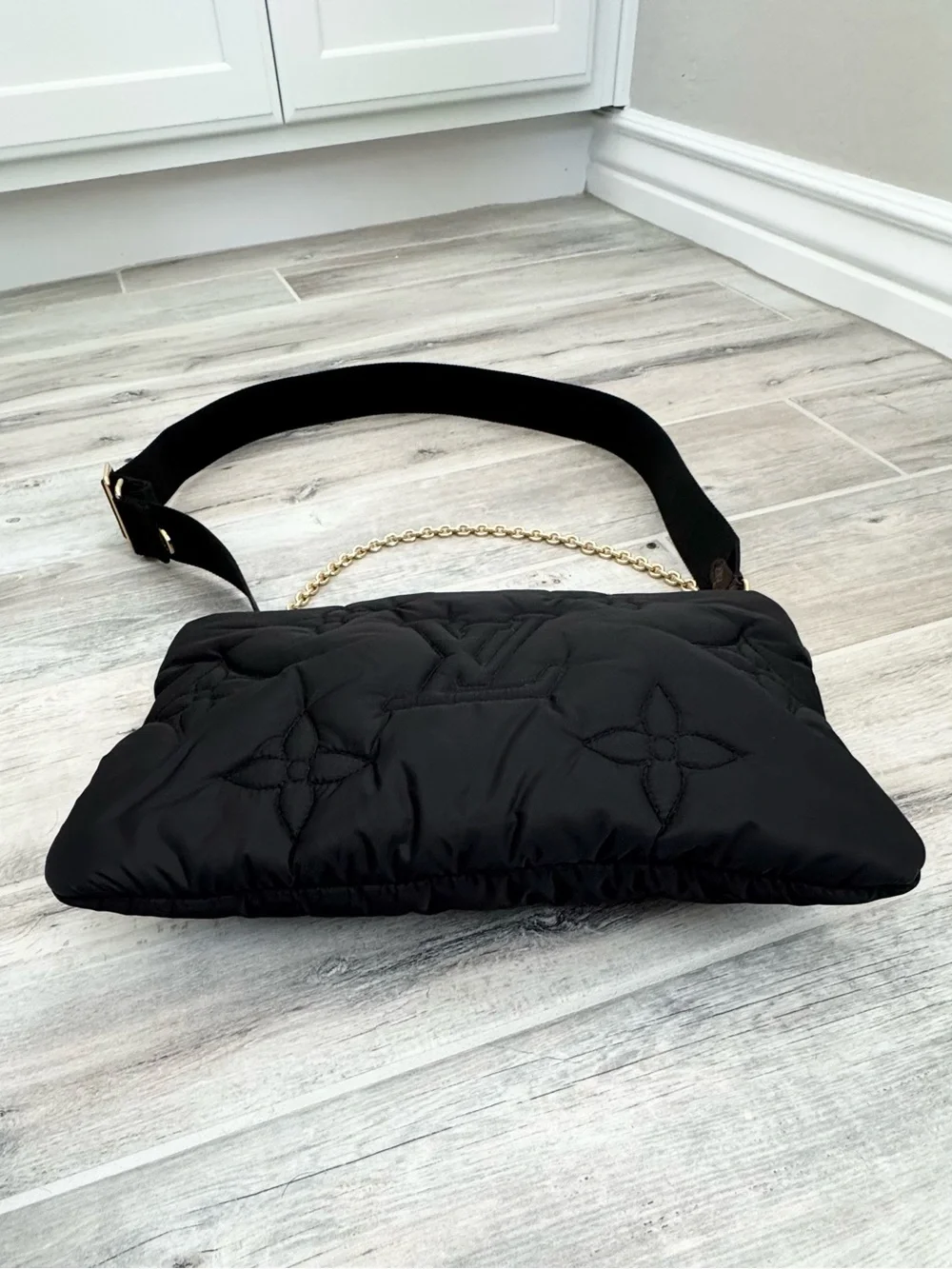 Louis Vuitton Black Maxi Pillow Crossbody Pochette #0074